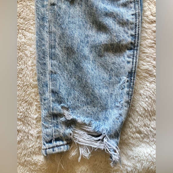 AE Distressed Mom Jean. - Picture 14 of 16